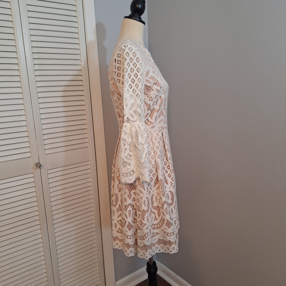 Eliza J Fit And Flare Pleated Lace Dress Sz 4 *J - Picture 5 of 10